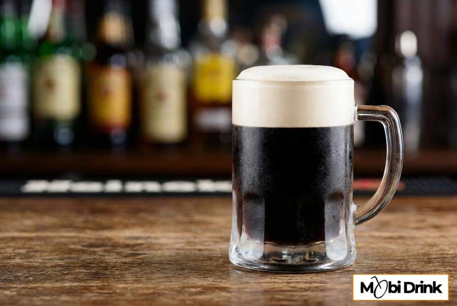 Shot Baby Guinness wyglądający jak małe piwo