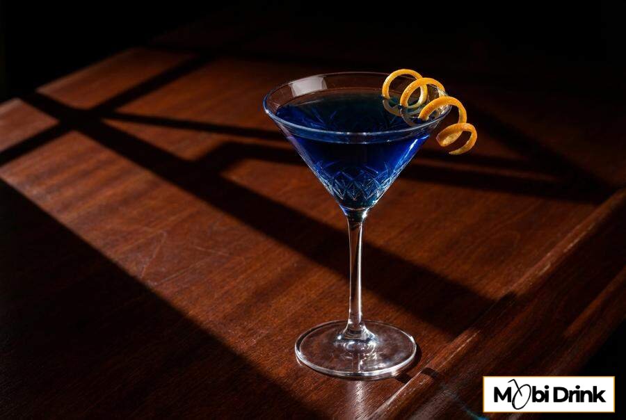 Klasyczny drink Blue Bird z ginem