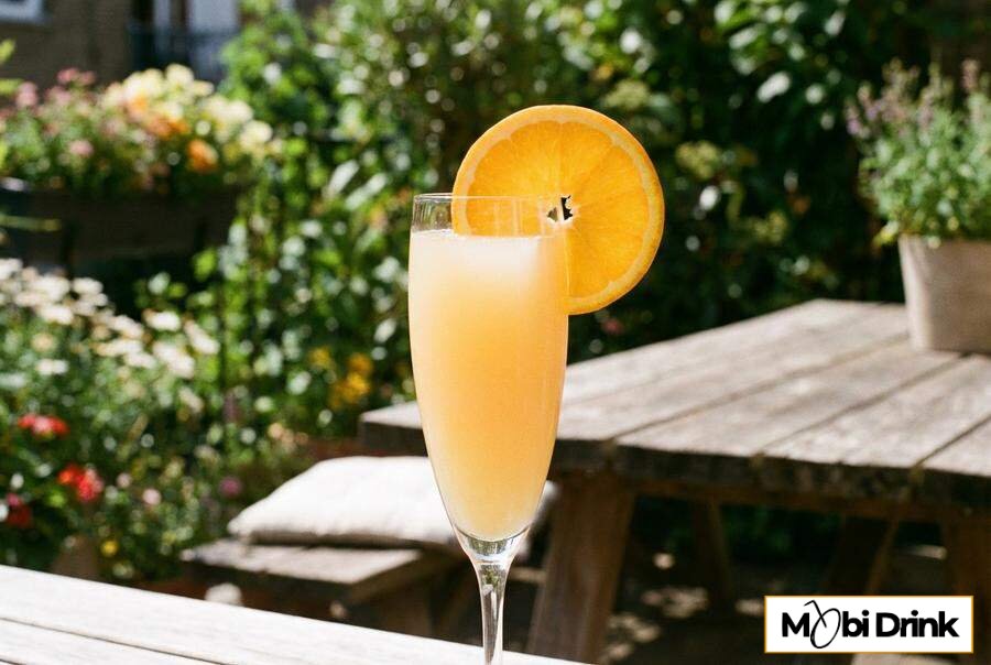 Orzeźwiający drink Bronx z sokiem pomarańczowym