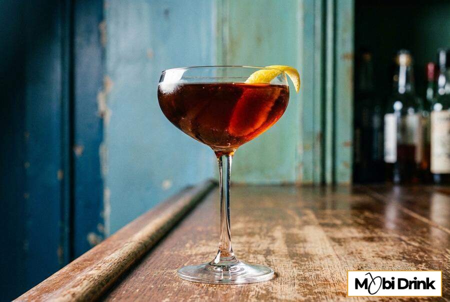 Mocny Corpse Reviver No 1 w kieliszku