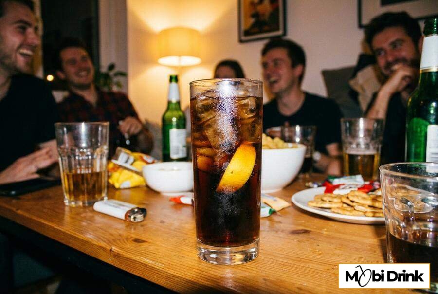 Szybki drink cytrynówka z colą i lodem