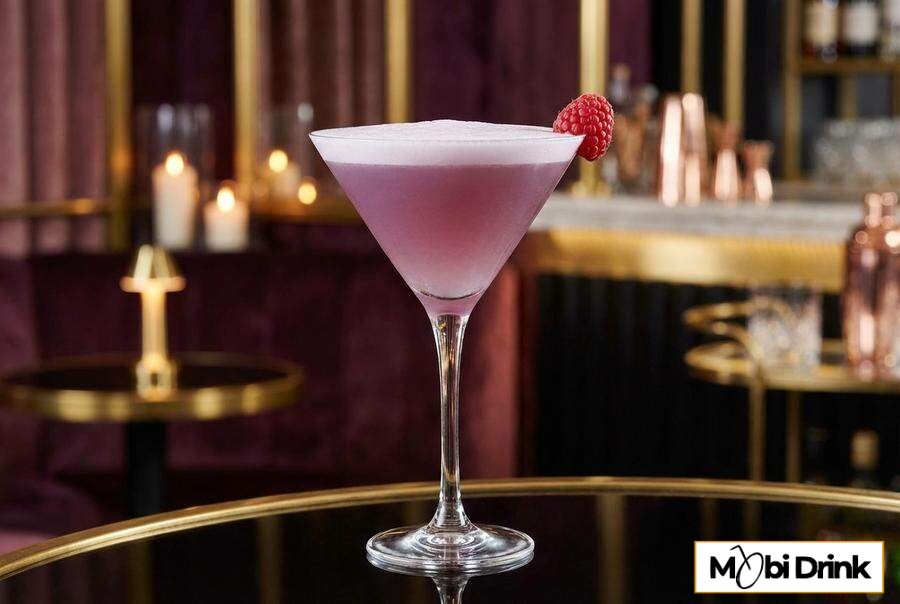Fioletowy drink French Martini z pianką