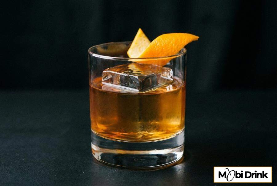 Drink Godfather z whiskey i amaretto