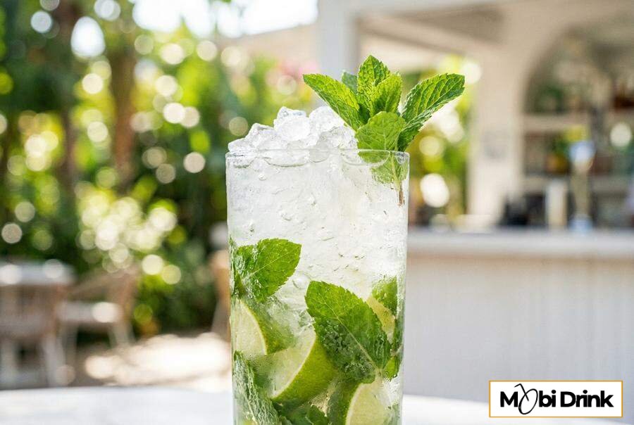 Orzeźwiające Mojito z miętą i limonką
