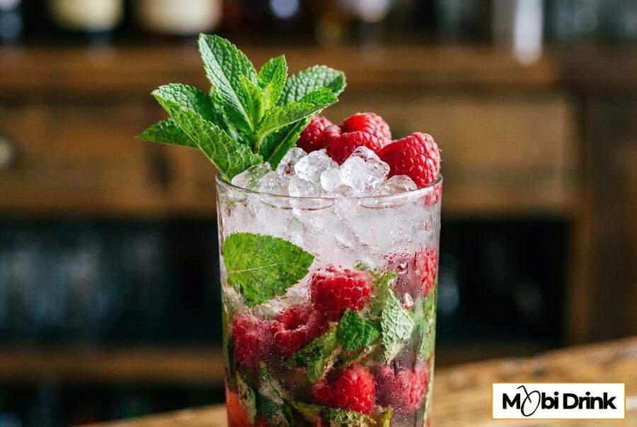 Owocowe Mojito z Bacardi Razz i miętą