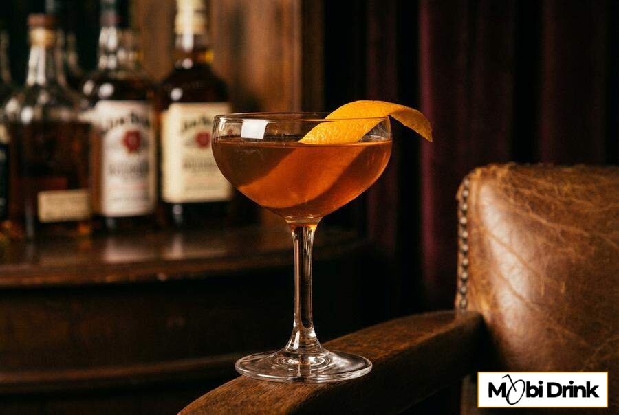 Drink Revolver w kieliszku coupe