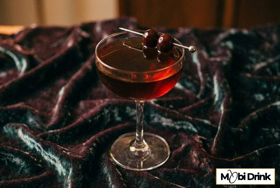 Koktajl Rob Roy ze szkockiej whisky