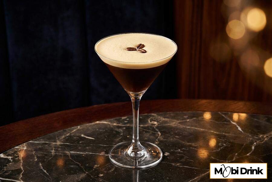 Espresso Martini z likierem Sheridan's w kieliszku