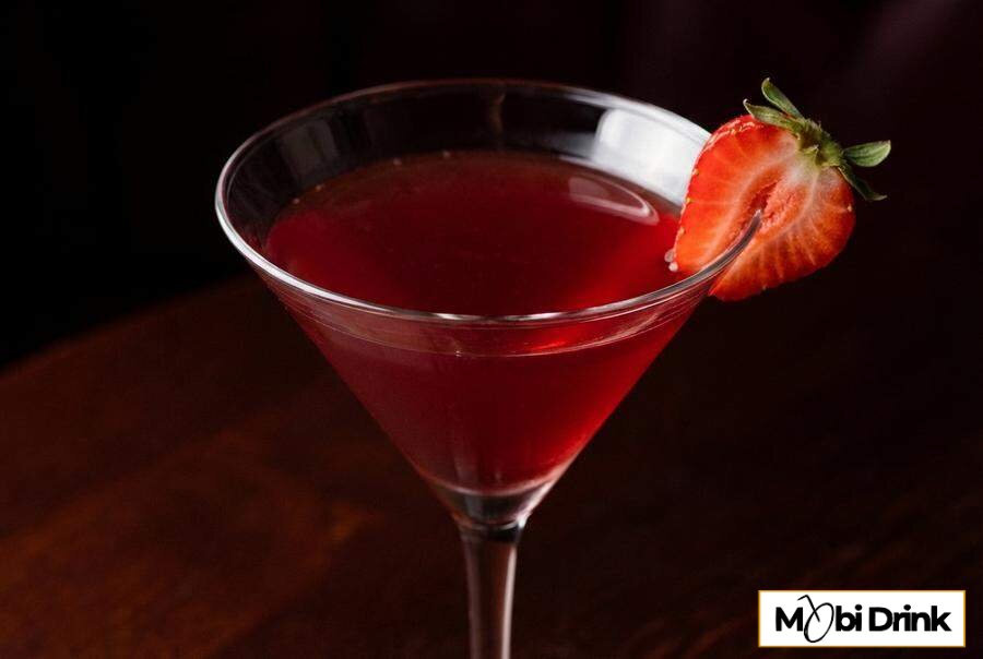 Czerwone Truskawkowe Martini w kieliszku