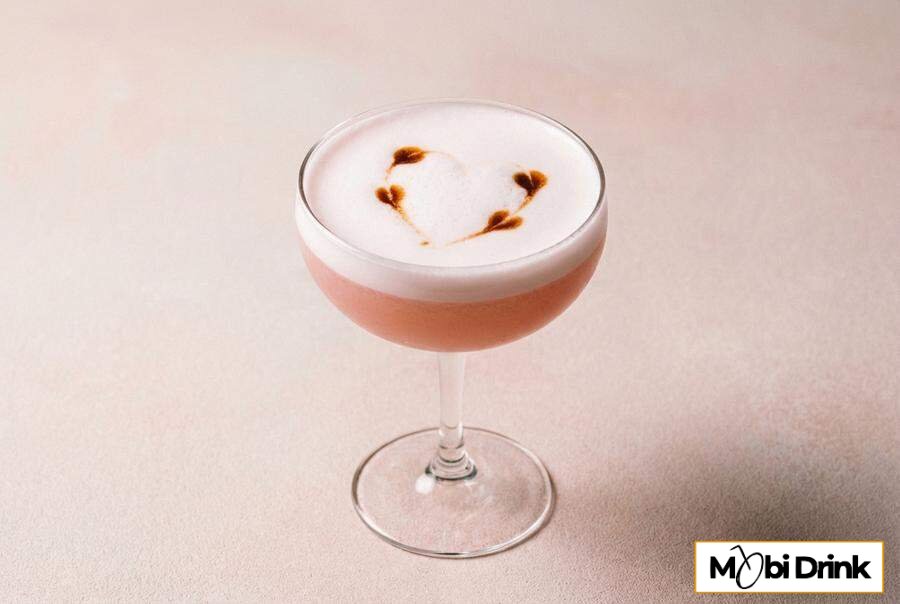 Truskawkowy Gin Sour z pianką z białka