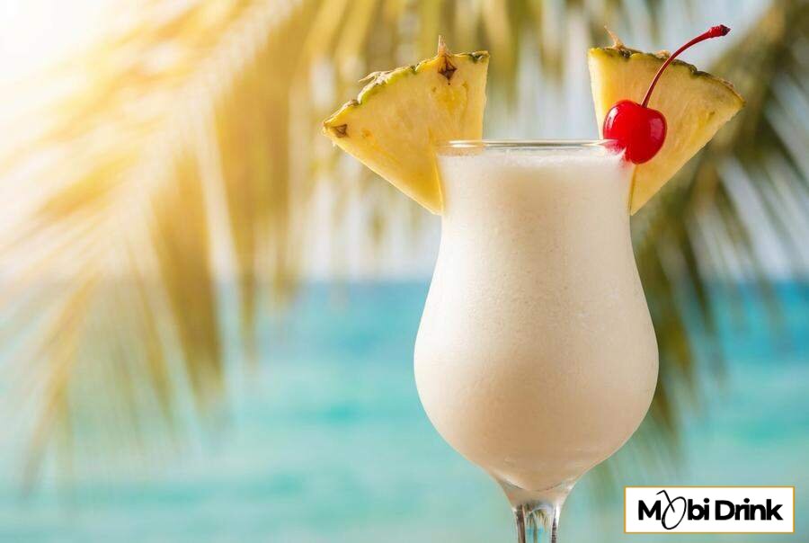 Kremowa bezalkoholowa pina colada z ananasem