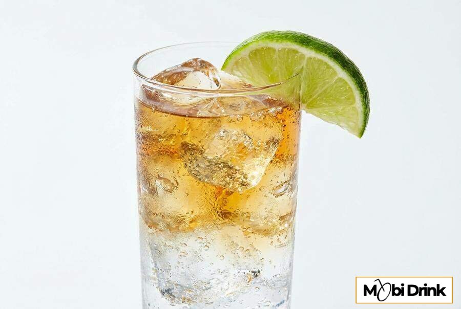 Klasyczny drink whisky ze Sprite i limonką